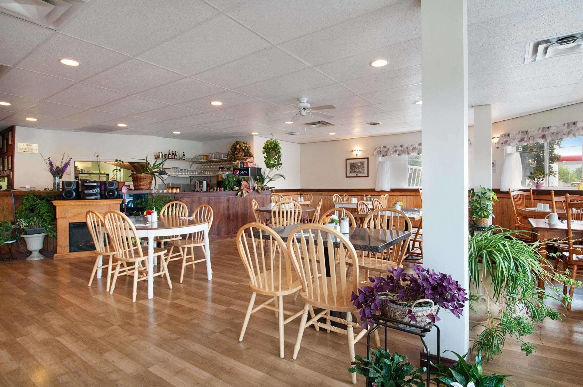George Mountain View Hotel & Resto Merritt Ngoại thất bức ảnh